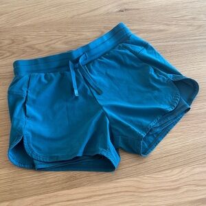 4/$20 All in motion Girls M (7/8) Shorts with liner